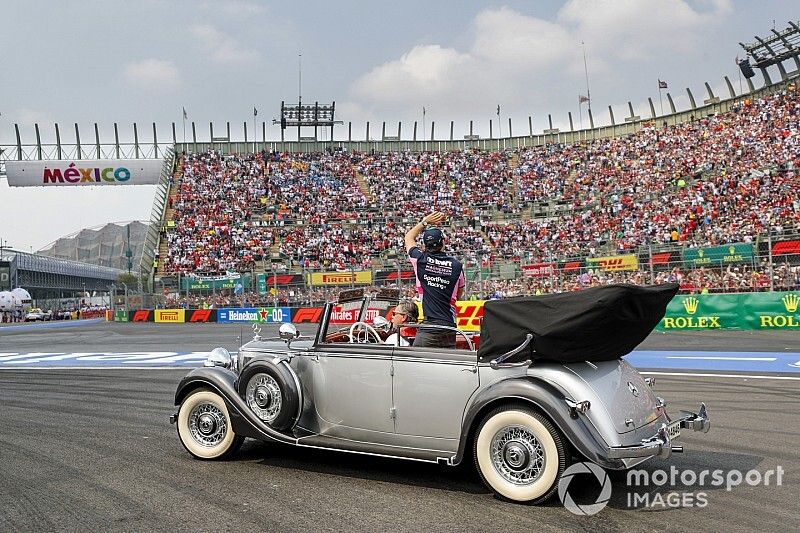 Sergio P&eacute;rez, Racing Point en el desfile de pilotos