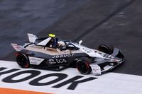 Jaguar ma pracę do wykonania