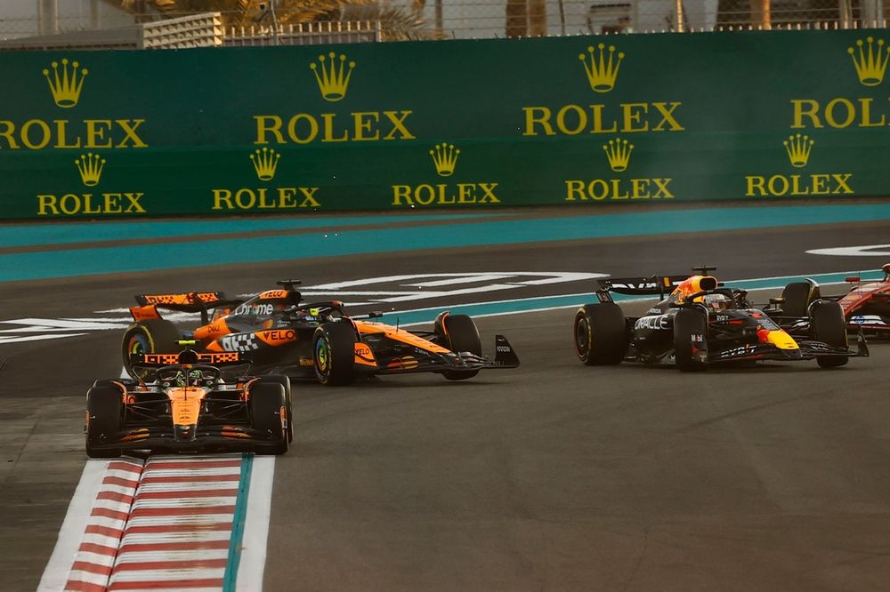 Oscar Piastri, McLaren MCL38 and Max Verstappen, Red Bull Racing RB20 collide on the corner causing each other to spin