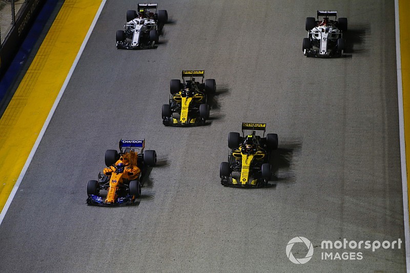 Sainz: “Hoop dat Alonso terugkeert en voor de titel kan vechten”