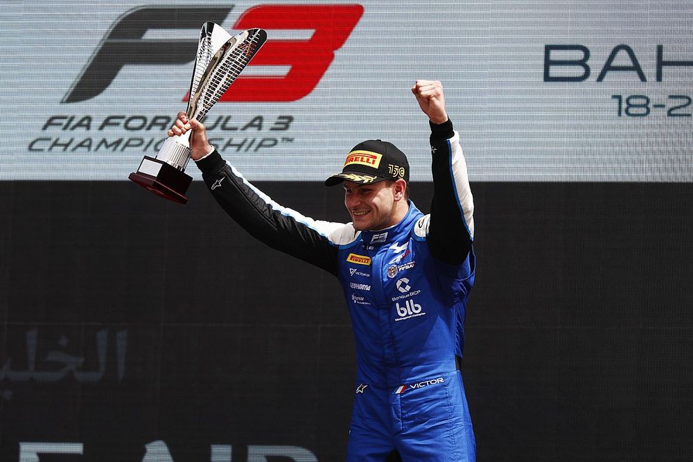 Victor Martins, ART Grand Prix, 1ª posición, en el podio