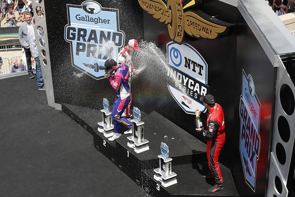 Podio: ganador Alexander Rossi, Andretti Autosport Honda, segundo lugar Christian Lundgaard, Rahal Letterman Lanigan Racing Honda, tercer lugar Will Power, Team Penske Chevrolet