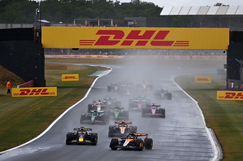 Lando Norris, McLaren, Oscar Piastri, McLaren, Max Verstappen, Red Bull Racing