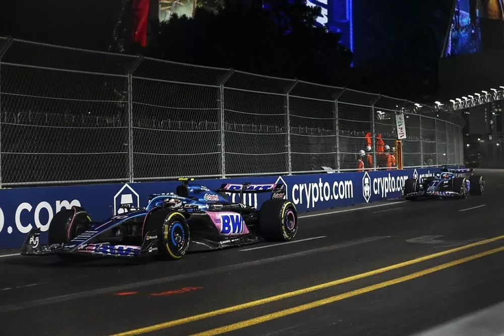Pierre Gasly, Alpine A523, Esteban Ocon, Alpine A523