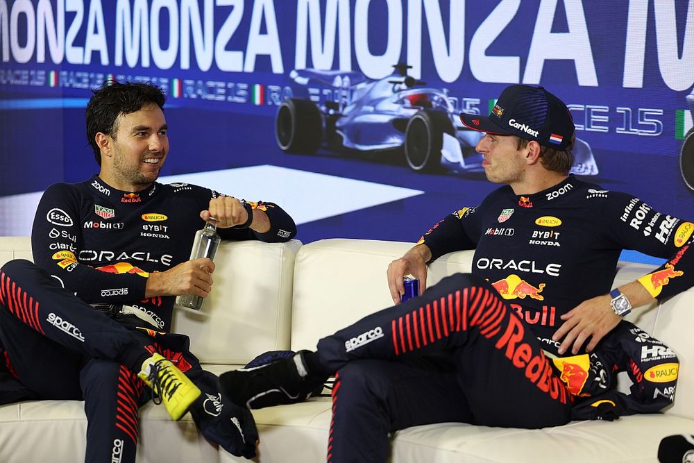 Sergio Pérez, Red Bull Racing, 2ª posición, Max Verstappen, Red Bull Racing, 1ª posición, en la rueda de prensa