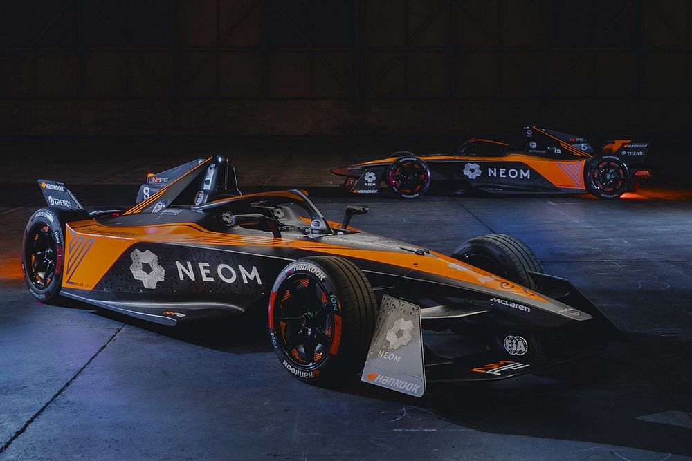 Decoraci&oacute;n de McLaren FE Team para la F&oacute;rmula E 2023-2024