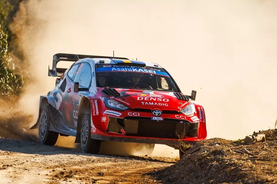 Oliver Solberg, Elliott Edmondson, Toyota Gazoo Racing WRT Toyota GR Yaris Rally1