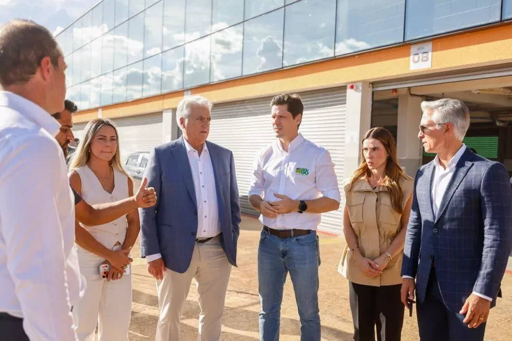 Governador Daniel Vilela acompanha diretores da F&oacute;rmula Indy em vistoria no Aut&oacute;dromo Internacional Ayrton Senna (Foto de Lucas Diener) 