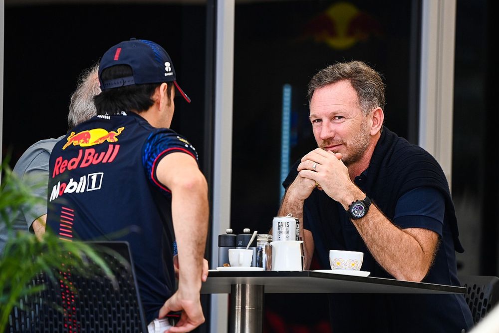 Sergio Pérez, Red Bull Racing, con Christian Horner, Director de Red Bull Racing
