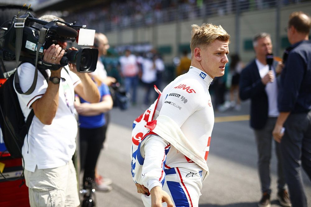 Mick Schumacher, Haas F1 Team, on the grid