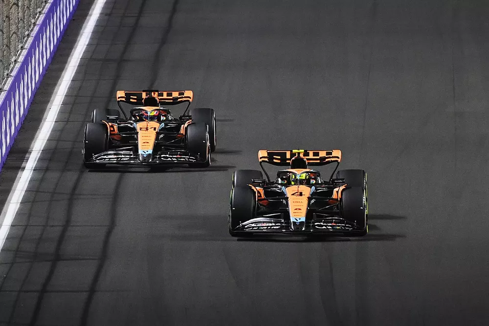 Lando Norris, McLaren MCL60, Oscar Piastri, McLaren MCL60