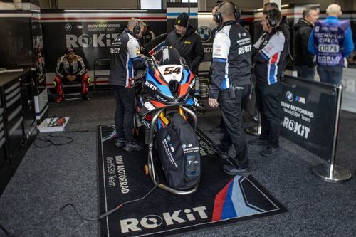 Qu&eacute; puede pasar con BMW en WSBK si la marca entra en MotoGP