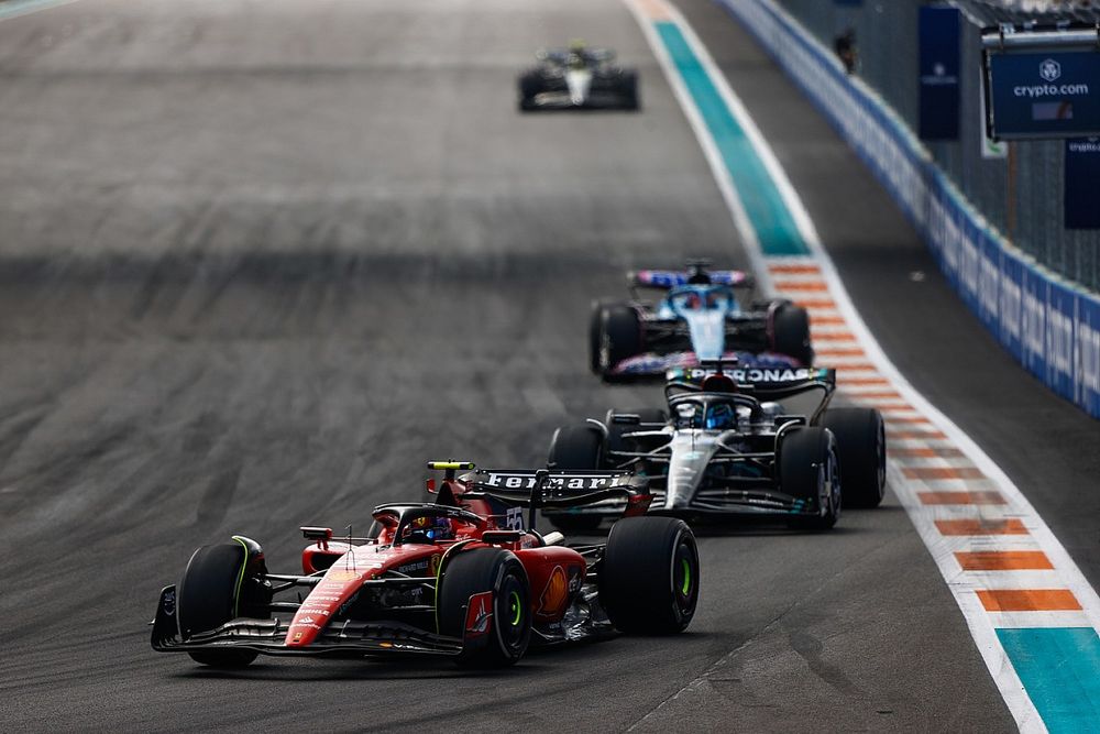 Carlos Sainz, Ferrari SF-23, George Russell, Mercedes F1 W14, Esteban Ocon, Alpine A523