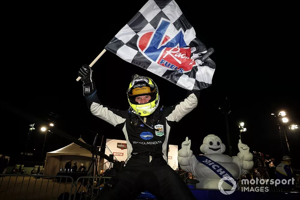 Winnaar #10 Konica Minolta Cadillac DPi-V.R. Cadillac DPi, DPi: Renger Van Der Zande