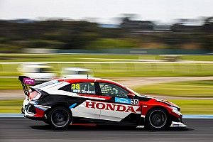 Girolami domina el viernes del TCR Australia