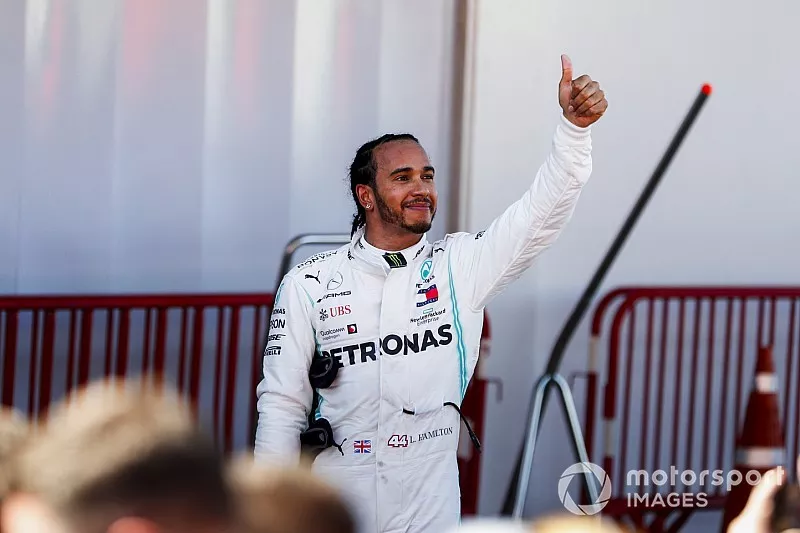 Racewinnaar Lewis Hamilton, Mercedes AMG F1 viert overwinning in Parc Ferme 