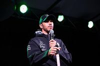 Hamilton: "Red Bull hizo un trabajo incre&iacute;ble, muchas felicidades a Max"