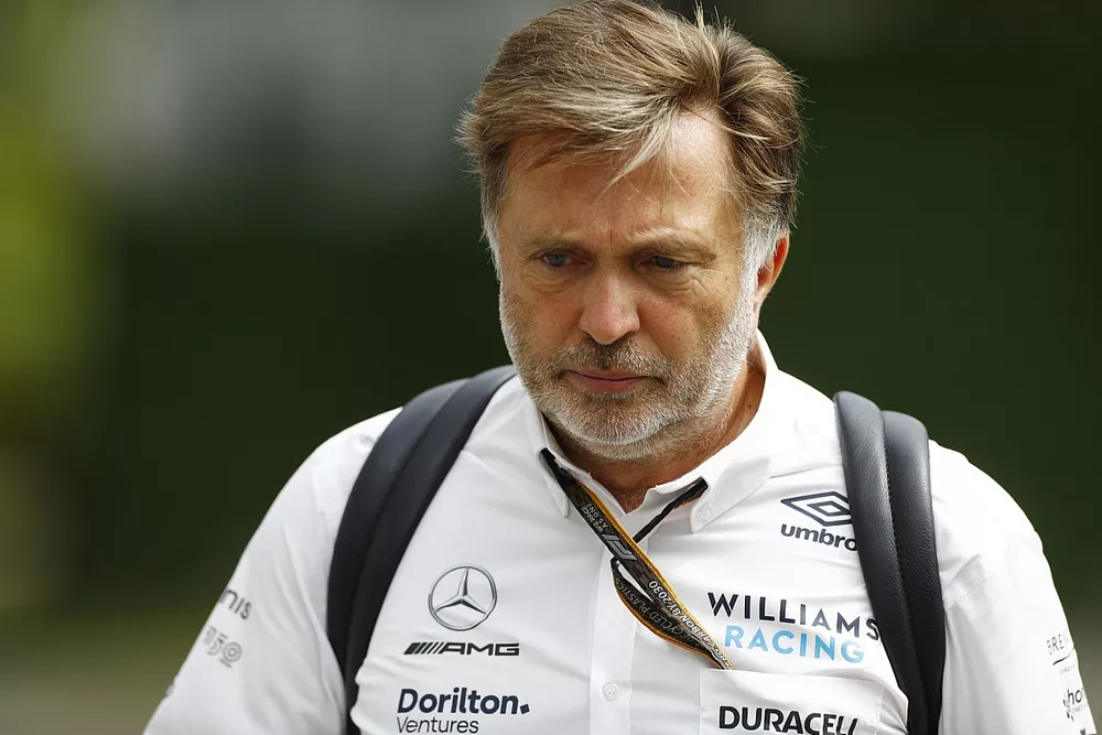 Jost Capito, director general de Williams Racing, llega a la pista