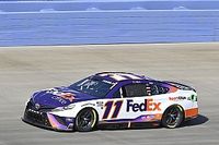 Hamlin, pole en una clasificación afectada por la lluvia en Nashville