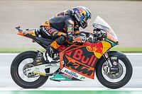 Miguel Oliveira vê Márquez cair e vence terceira em 2018