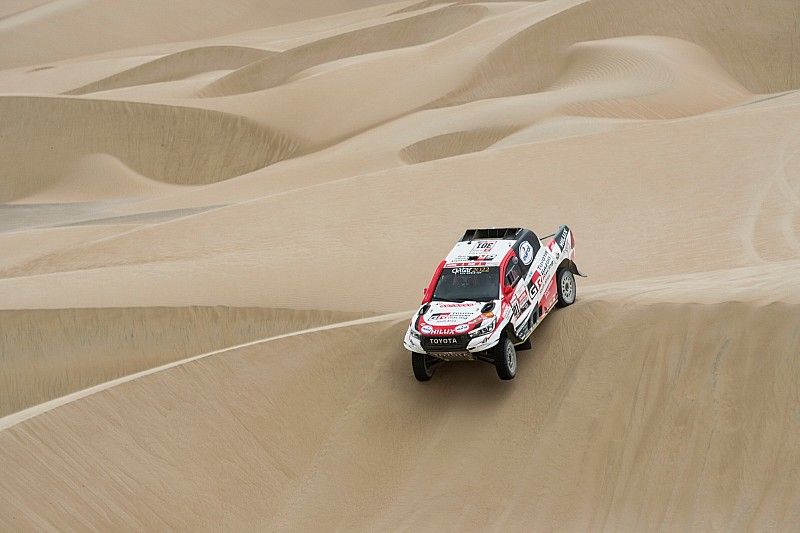 #301 Toyota Gazoo Racing Toyota Hilux: Nasser Al-Attiyah, Matthieu Baumel