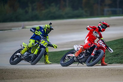 Rossi desafia Petrucci e Dovizioso para corrida de motocross