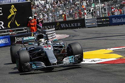 Hamilton déplore le comportement "inhabituel" de sa voiture