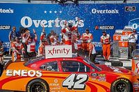 Larson  gana en Chicagoland; Su&aacute;rez se mete al Top 3