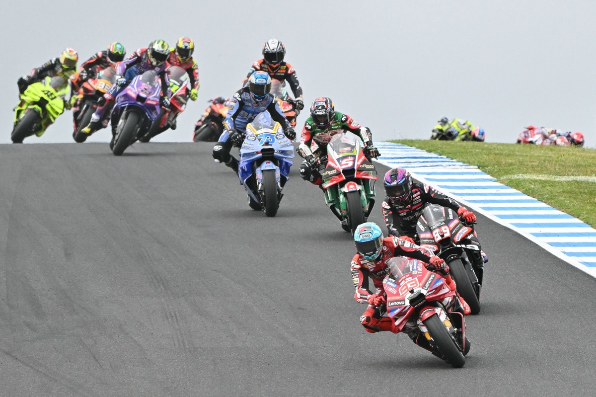 MotoGP Australian GP: Bezzecchi leads Aprilia 1-2-4-5 in Friday Practice