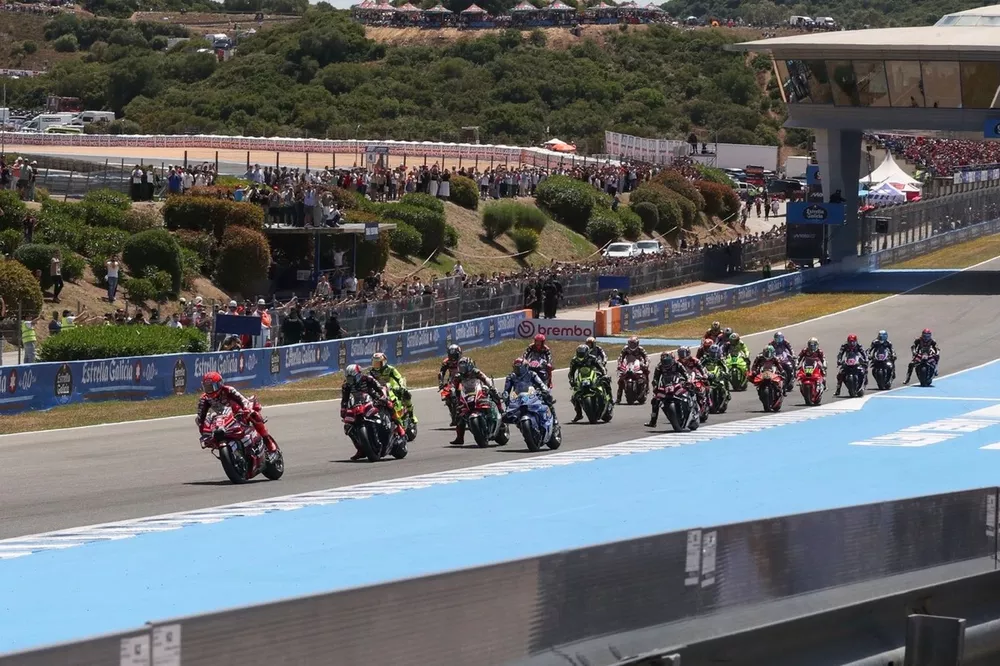 Race start.