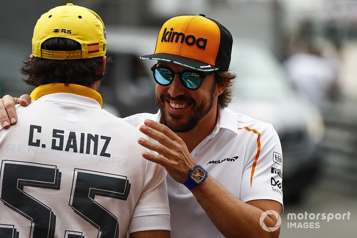 Сайнс: Я особенно рад, что заменяю в McLaren Алонсо