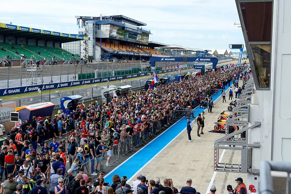 La voie des stands
