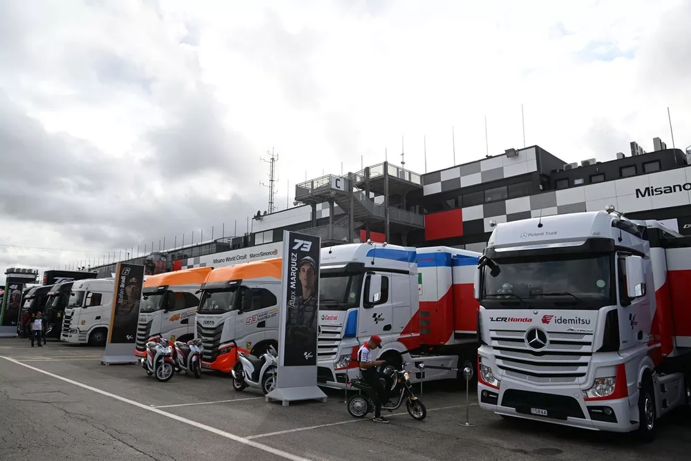 Paddock, Trucks