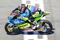 Moto3 Tailandia: Kelso, primera pole; la buscada rueda de Alonso provoca el caos