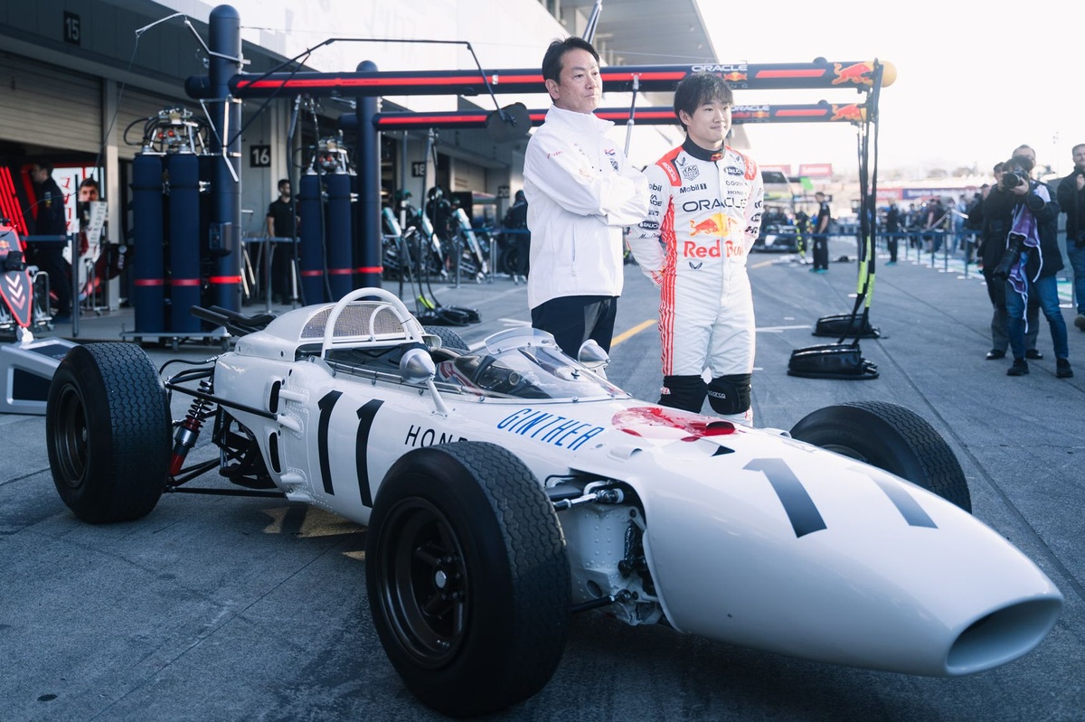 スパーク 1/18 アルファタウリ F1 角田裕毅 2022 日本GP スパーク 1/18 アルファタウリ F1 角田裕毅 2022 日本GP ミニカー