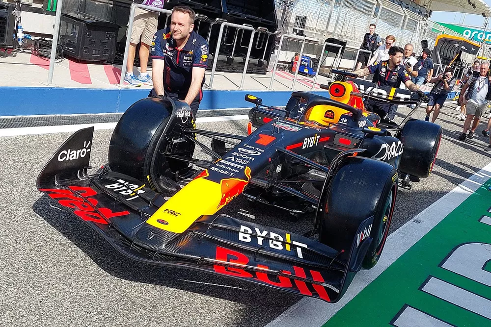 ギャラリー】これが真の姿だ！ レッドブルの2023年型マシン『RB19』の