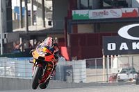 Zarco y Bayle se centran en encontrar el estilo de pilotaje de la KTM 