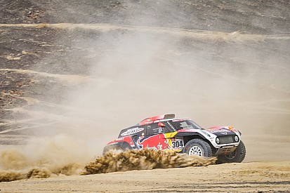 Dakar Stage 3: Peterhansel tercepat, Sainz kecelakaan