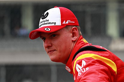 Ferrari confirma entrada de filho de Schumacher em seu programa de pilotos