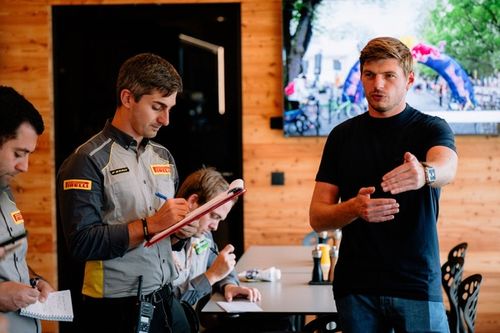 F1: Verstappen 'monta' piloto ideal do grid; veja 'indicados'