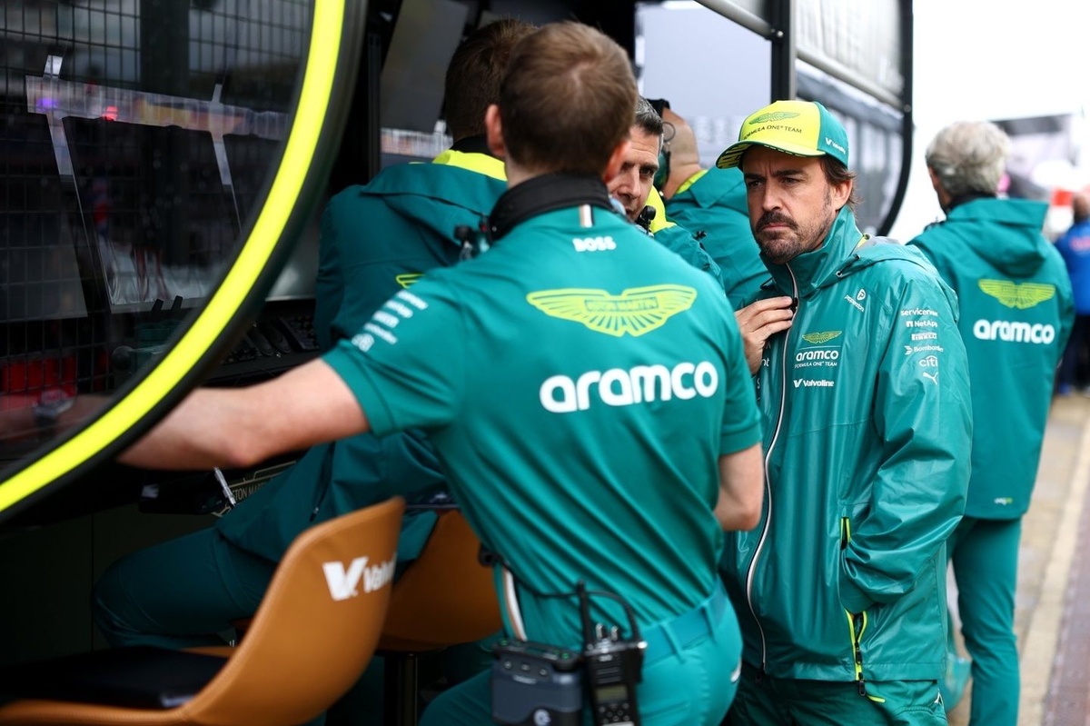 Alonso angered by Aston Martin's strategy calls during F1 British GP