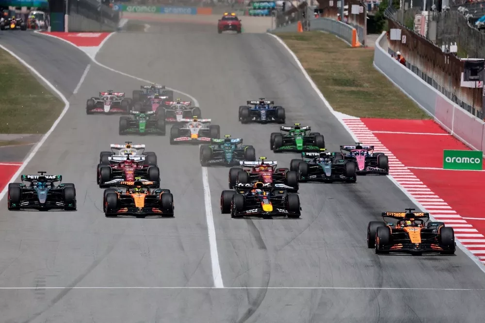 Lewis Hamilton, Ferrari, Lando Norris, McLaren, Oscar Piastri, McLaren, Max Verstappen, Red Bull Racing, George Russell, Mercedes