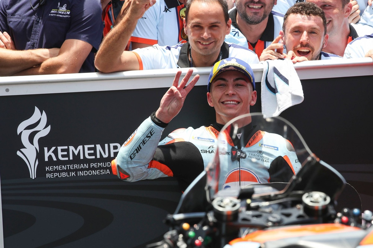 Raúl Fernández: «En la última vuelta, se me ha olvidado ir en moto» 