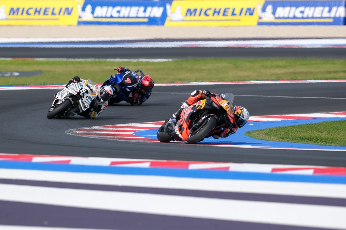 MotoGP | Acosta: “KTM deve migliorare. 3 catene in un weekend è troppo”