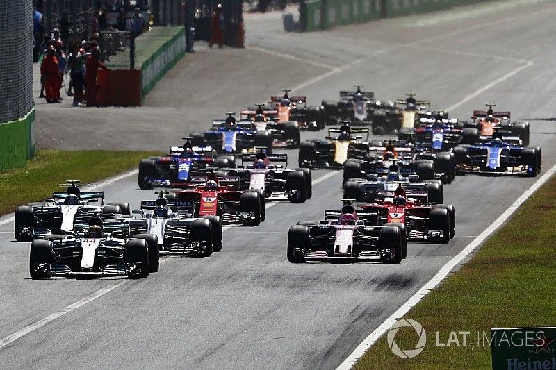 Lewis Hamilton, Mercedes AMG F1 W08, at the start of the race