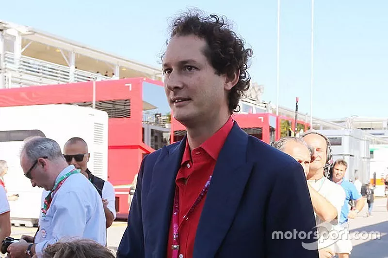 John Elkann, Chairman di Fiat Chrysler con sua moglie Lavinia Borromeo
