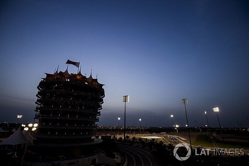 La noche llega a circuito y la carrera