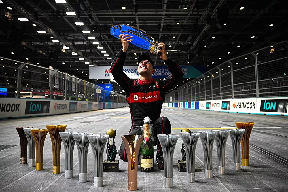 World champion Jake Dennis, Andretti Autosport celebrates