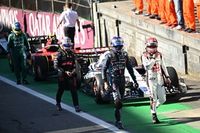 F1: Pilotos n&atilde;o poupam Pirelli e detonam pneus &ldquo;terr&iacute;veis&rdquo; em Interlagos; Ricciardo culpa pista