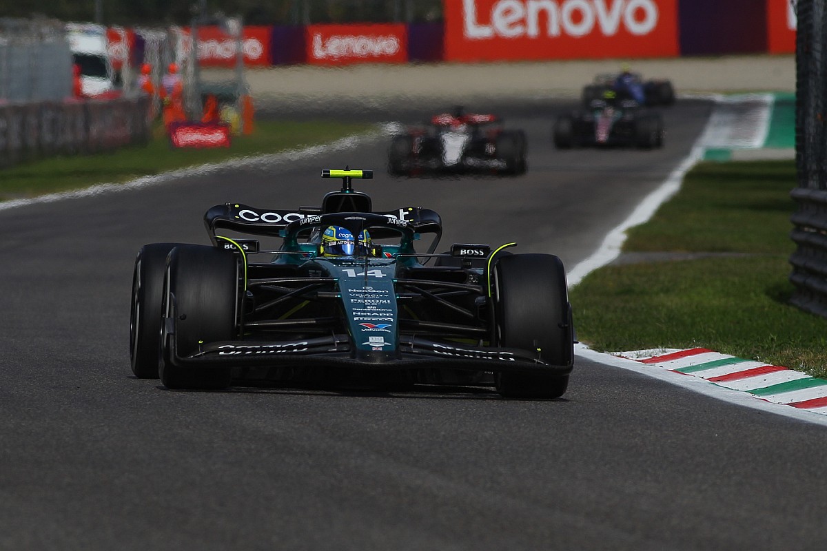 アストンマーチン、マシンの空力効率向上をアロンソからせっつかれる